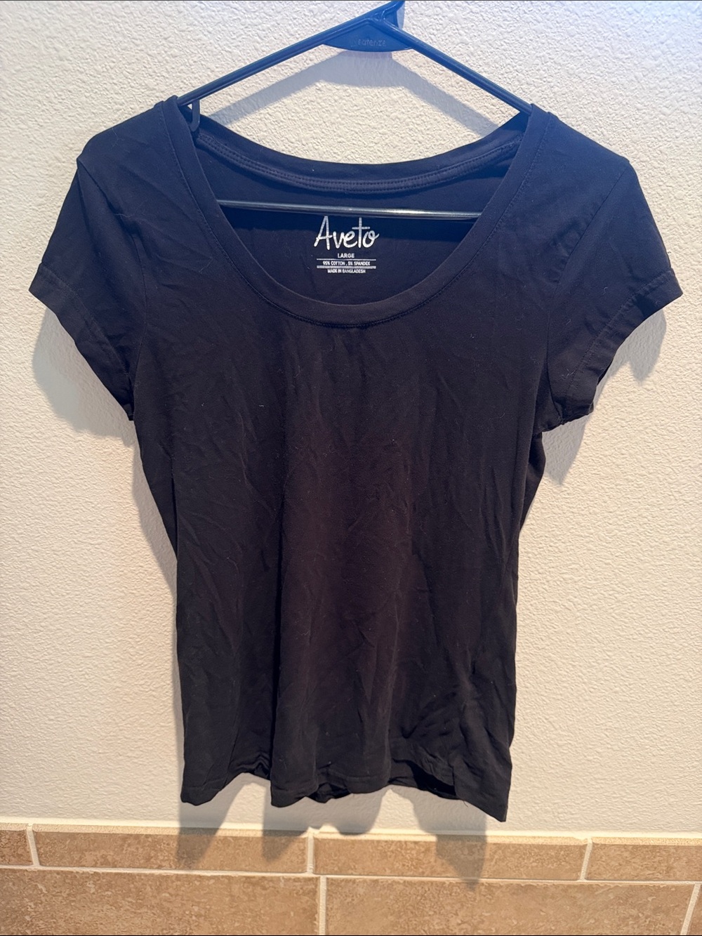 Aveto Black Scoop Neck Short Sleeve Tee - Women's